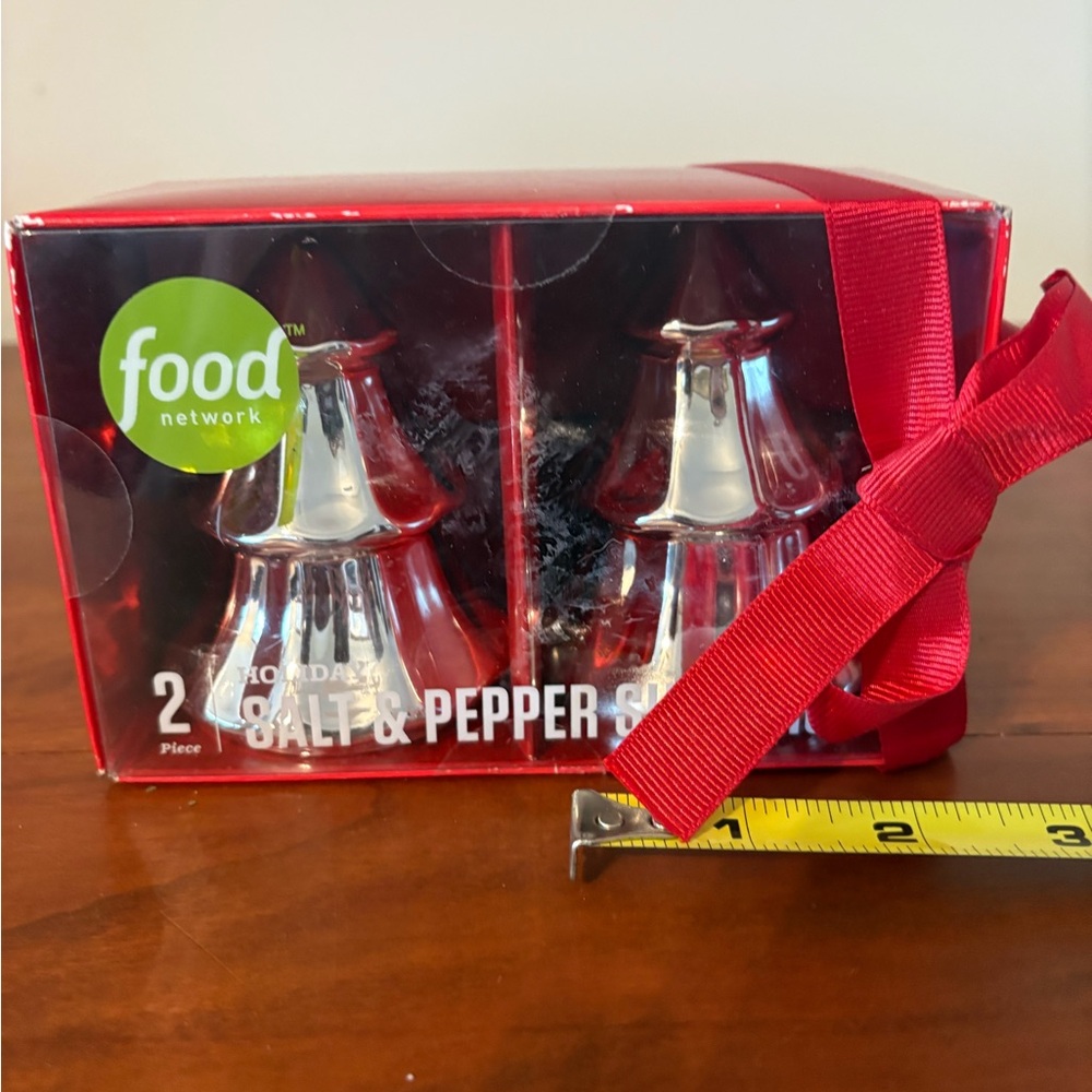 NWT Food Network Holiday Salt & Pepper Shakers Set NIB Christmas trees - Picture 5 of 5